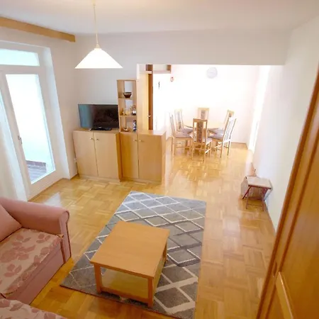 アパート Fuer 4 Personen Ca 50 Qm In Njivice, Kvarner Bucht Krk ニヴィーチェ