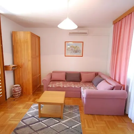 Fuer 4 Personen Ca 50 Qm In Njivice, Kvarner Bucht Krk *